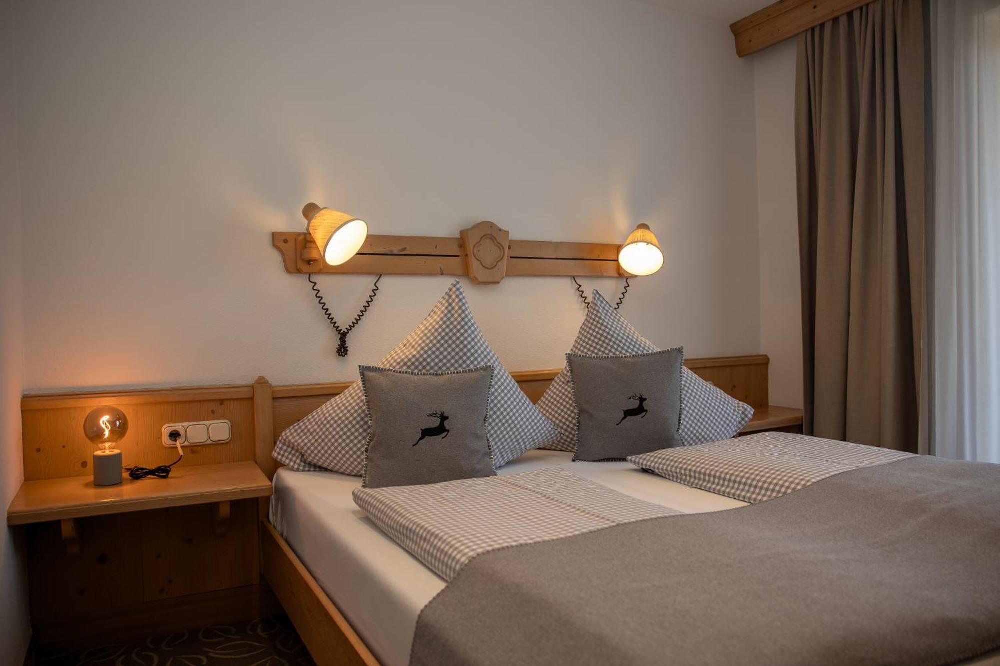 Hotel Gasthof Alter Wirt Farchant Eksteriør bilde