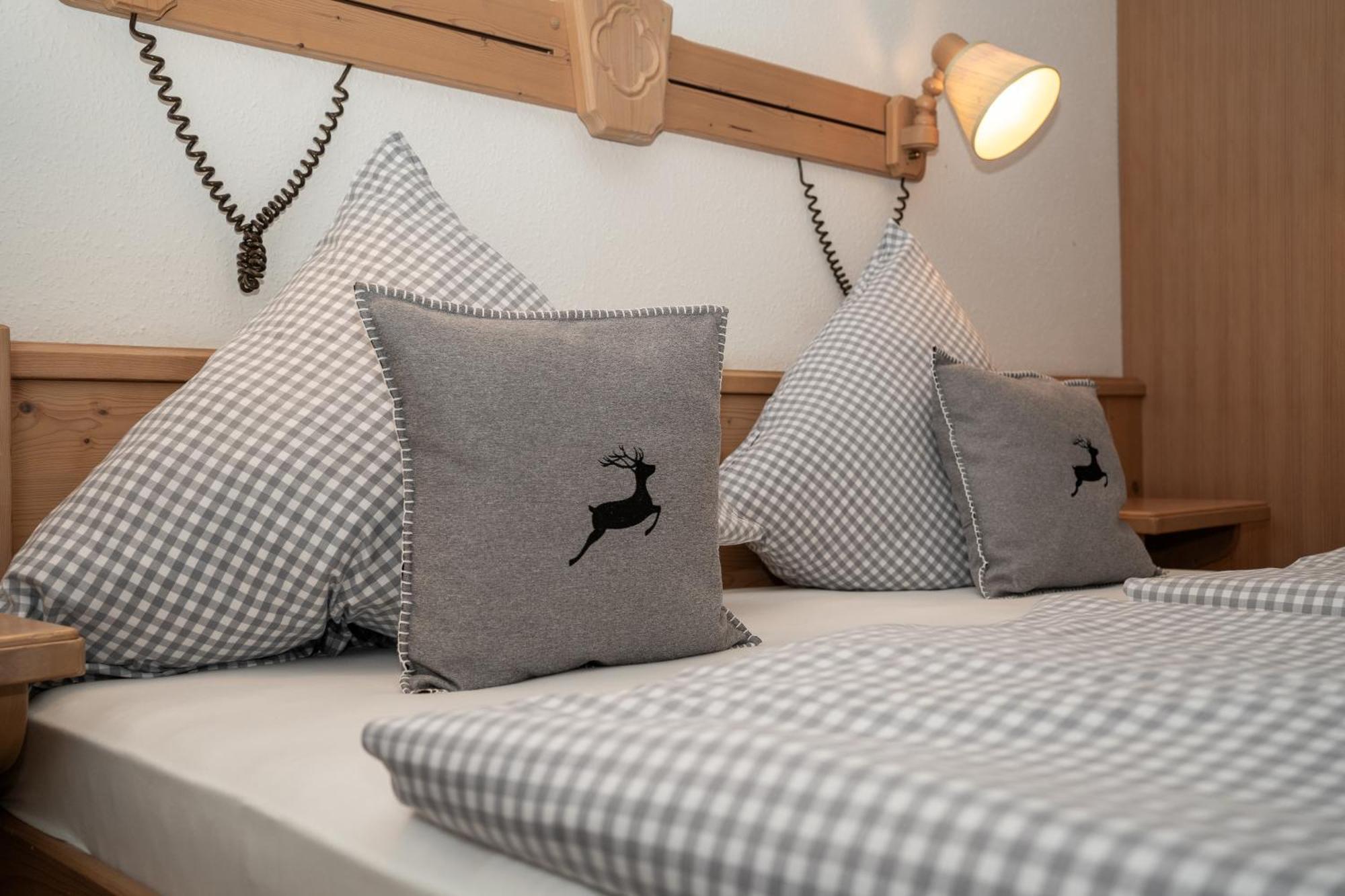 Hotel Gasthof Alter Wirt Farchant Eksteriør bilde